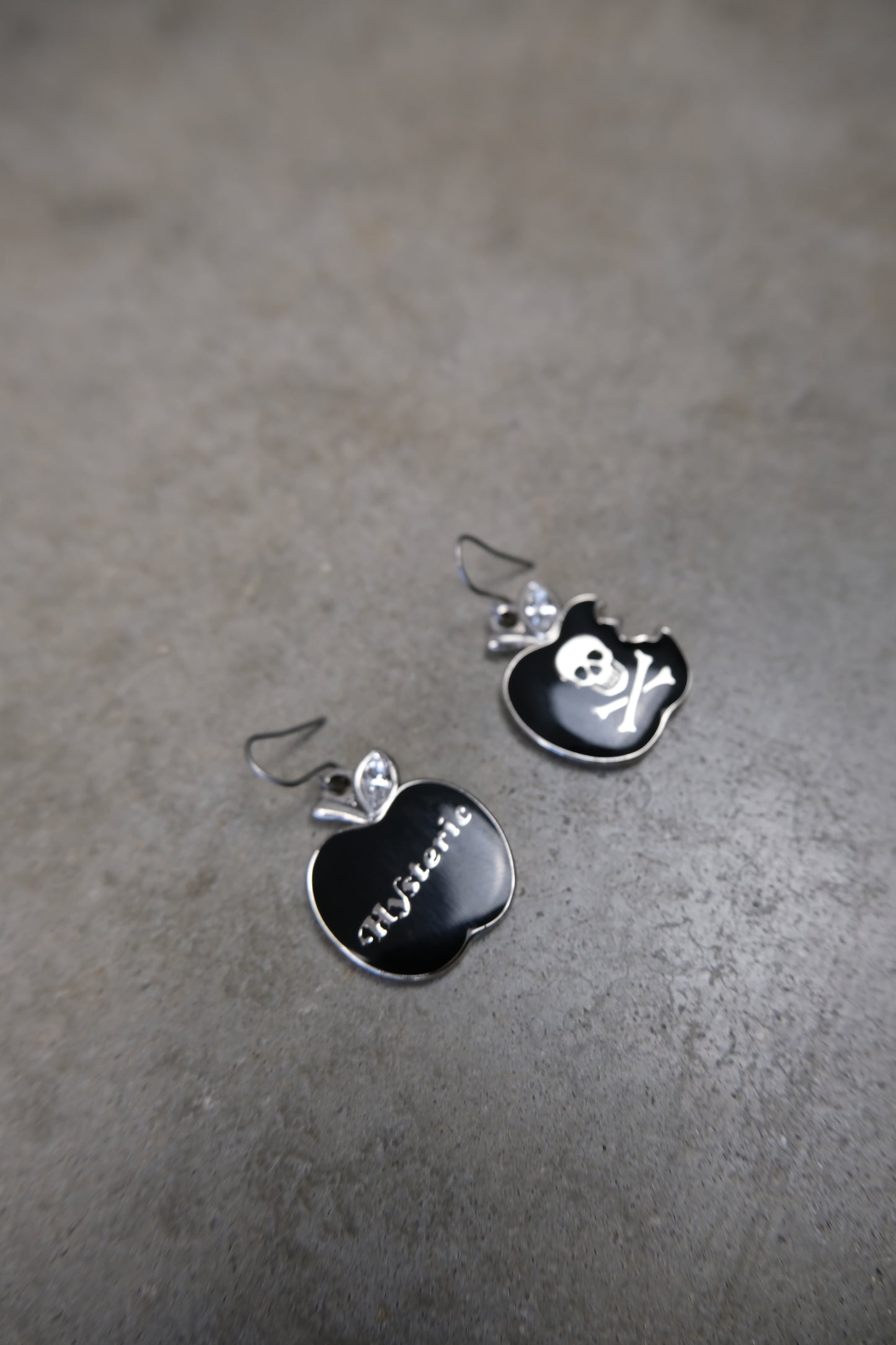 Hysteric Glamour Apple Earrings