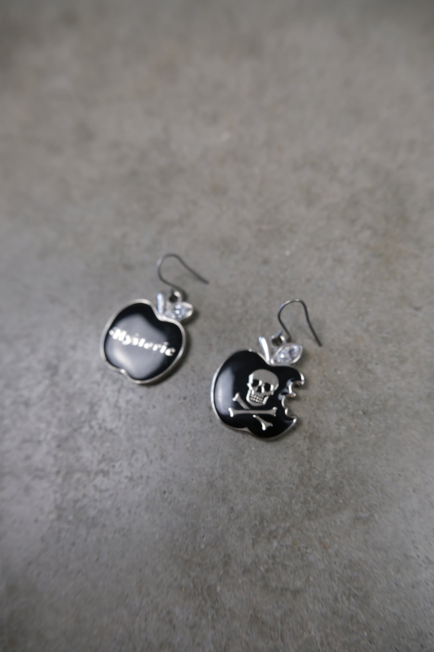 Hysteric Glamour Apple Earrings