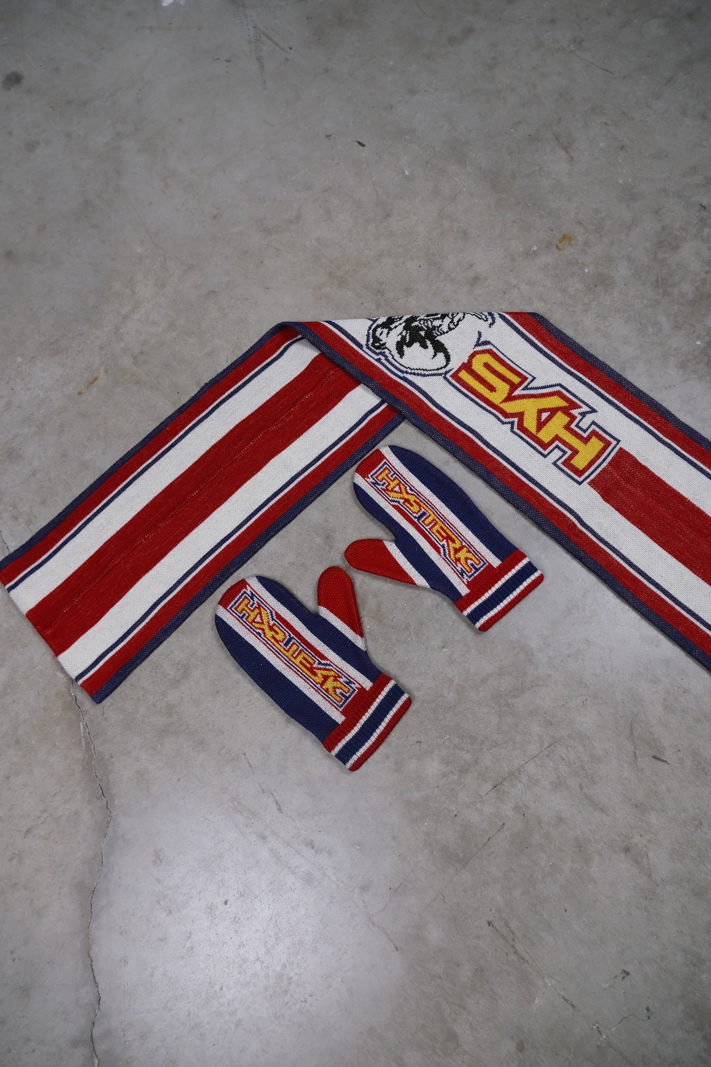 Hysteric Glamour Gloves + Scarf Bundle